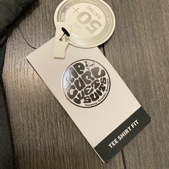 Ripcurl Whitewash Shortsleeve Rashguard Size XL NWT - Picture 4 of 7